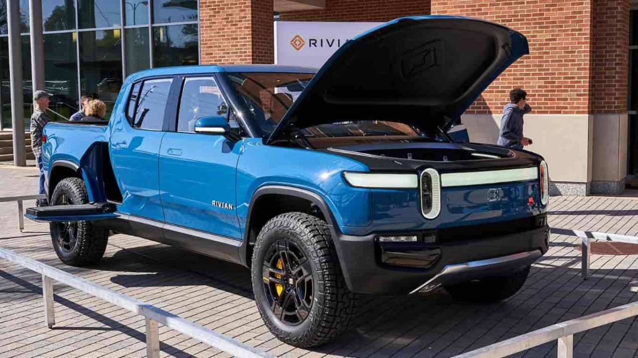 Rivian's 2021 electric R1T pickup truck and R1S SUV